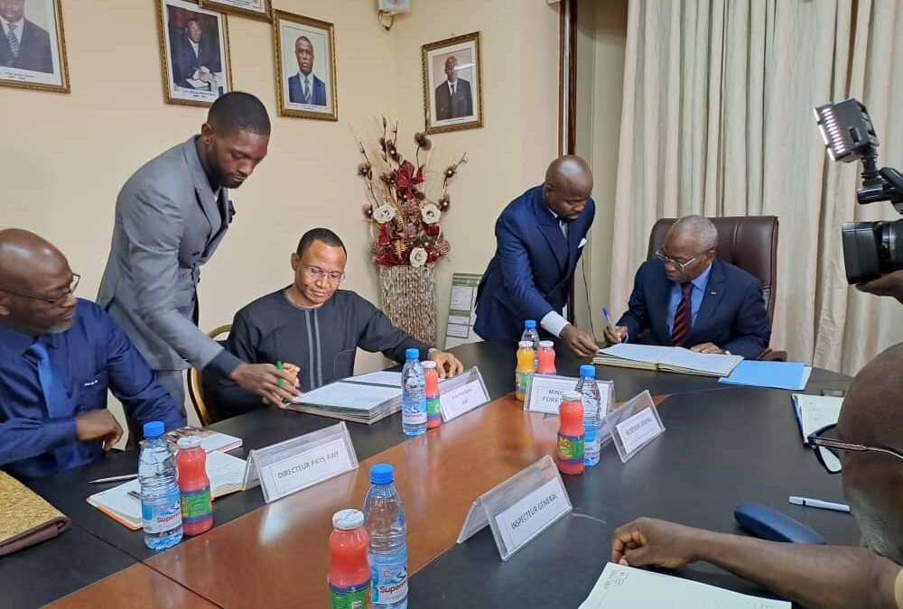 SIGNATURE DE MEMORANDUM D’ENTENTE ENTRE LE MINFOF ET L’AWF